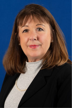 An image of senior mortgage loan originator, Teresa Kingsland.
